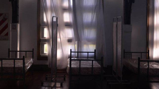 ¿cuantas camas tienen y como son los hospitales de campana en la plata?