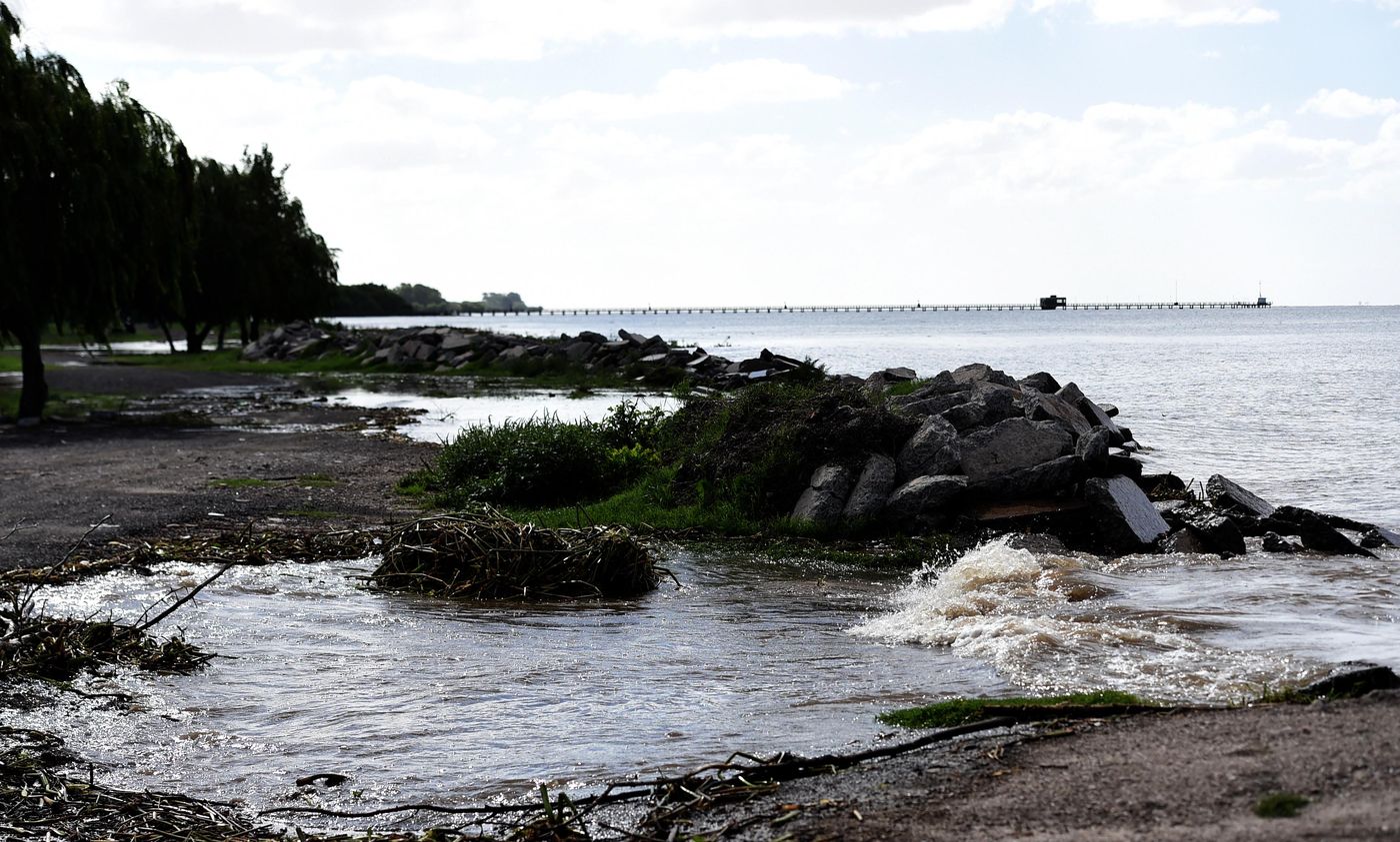 punta lara ensenada rio de la plata crecida sudestada -0015.JPG