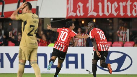 Estudiantes sufrió, pero le ganó 2 a 1 a Cusco y es puntero del Grupo A de la Libertadores Estudiantes sufrió, pero le ganó 2 a 1 a Cusco y es puntero del Grupo A de la Libertadores