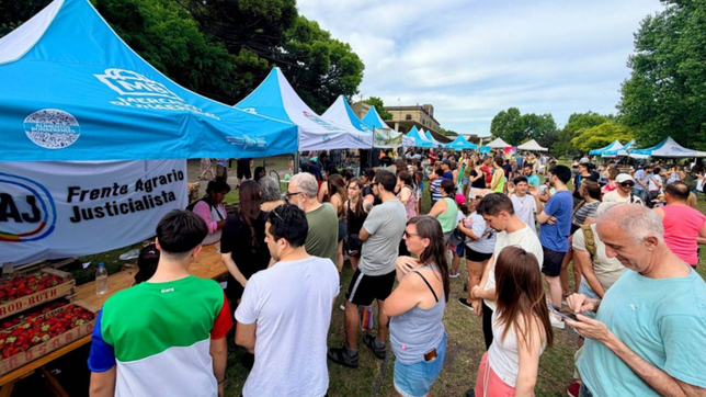 cientos de vecinos disfrutaron de la primera fiesta de la frutilla en meridiano v