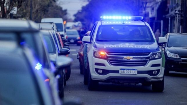 sorprendieron a una chica en un barrio de la plata, la tiraron al piso y le robaron