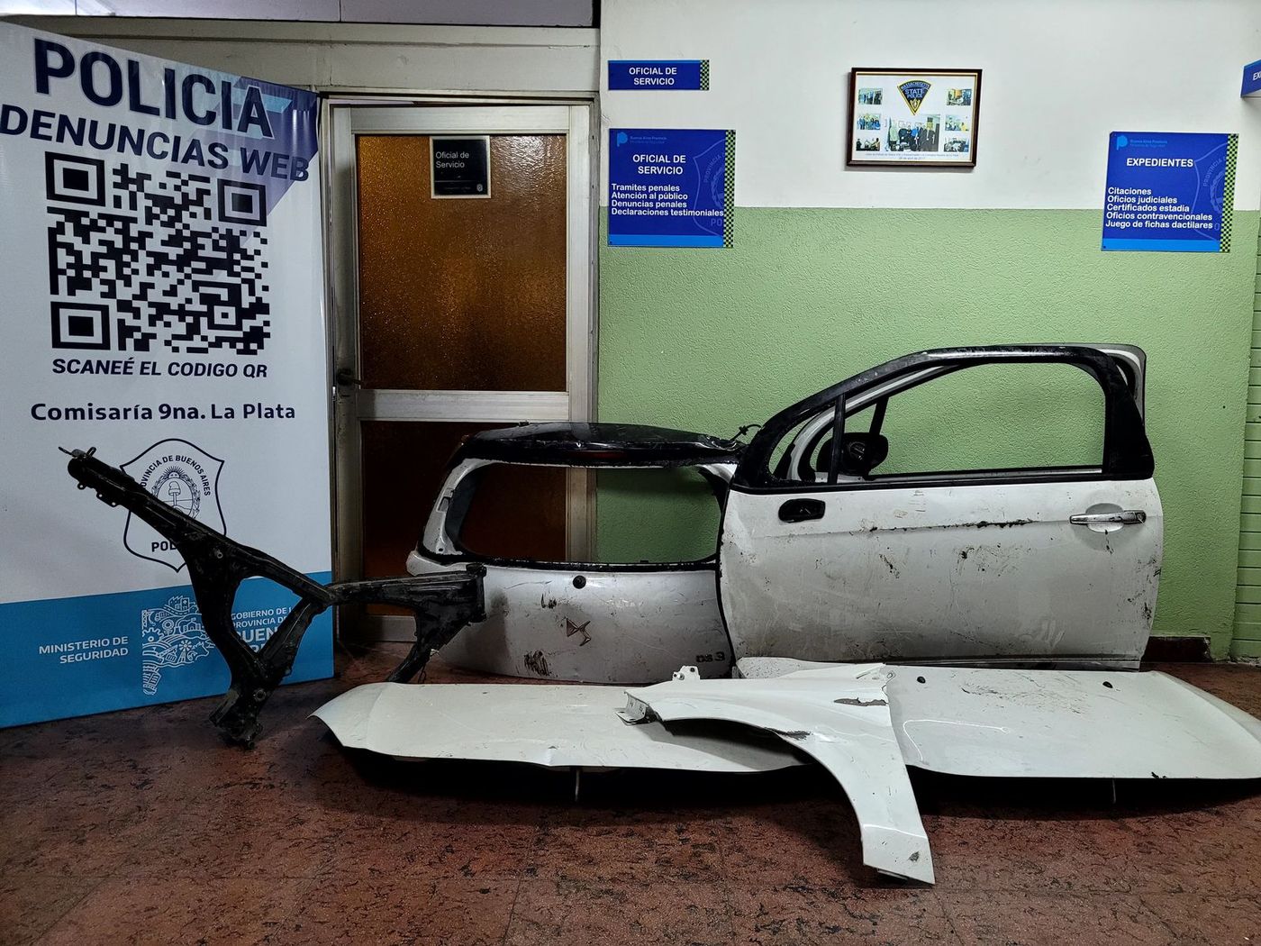 En la megatoma de Los Hornos se secuestraron autopartes de vehículos robados y con pedido de captura.