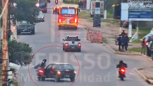 un auto y una moto chocaron en berisso y por poco no fue una tragedia