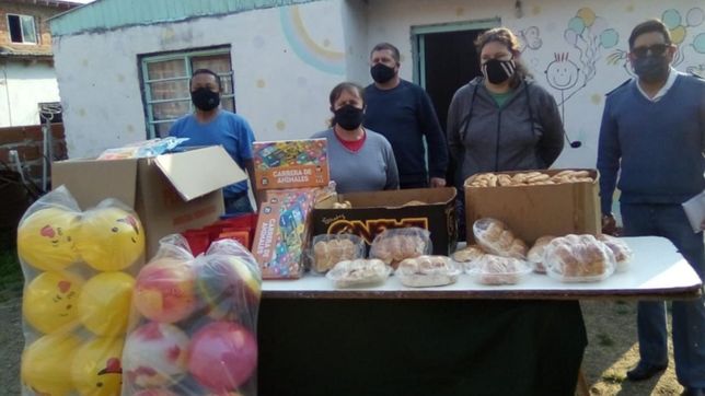 peluches, avioncitos y pastafrolas: capacitaciones y solidaridad en una carcel de la plata