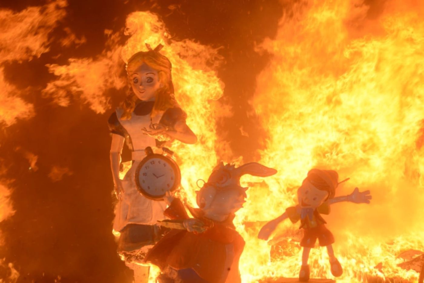 Quema de muñecos de fin de año - Quema de muñecos de fin de año 2022