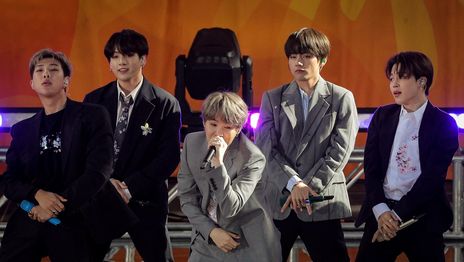 Fans de BTS buscan que la banda sea declarada Huésped de Honor durante su visita a La Plata Fans de BTS buscan que la banda sea declarada Huésped de Honor durante su visita a La Plata