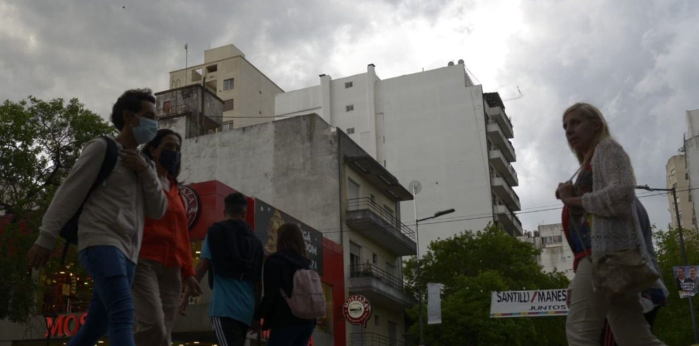 Clima nublado tormenta