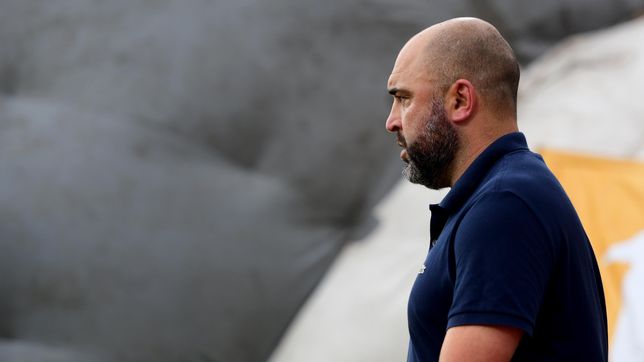 el duro mensaje de mendez tras la derrota del lobo: queremos jugadores que dignifiquen la profesion