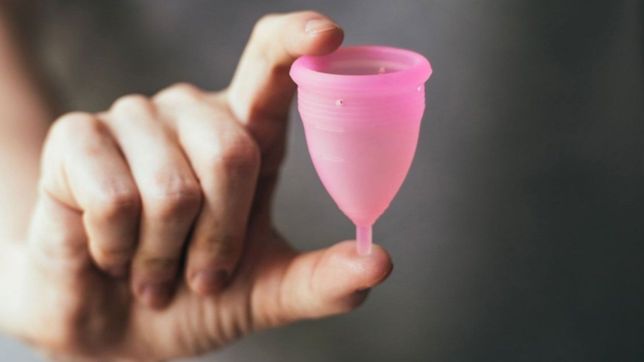 detenidas en una carcel de la plata recibieron copas menstruales