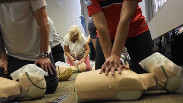 ¿quienes son los trabajadores municipales que arrancaran con los cursos de rcp?