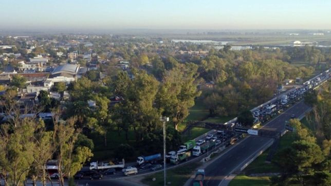 luego de cuatro horas, liberaron el corte en la subida y bajada de la autopista