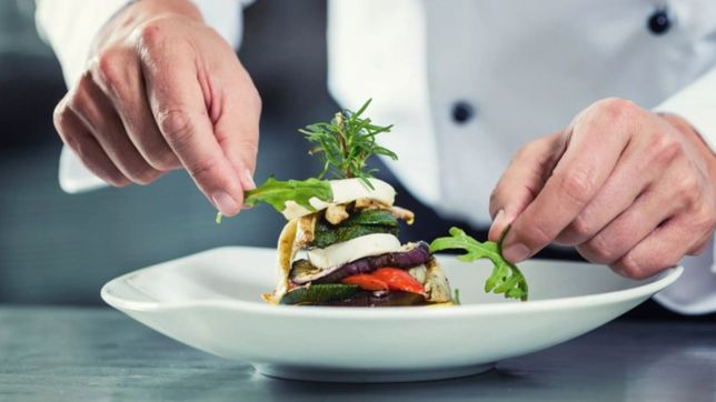 una reconocida empresa gastronomica de la plata busca personal: ¿como anotarse?