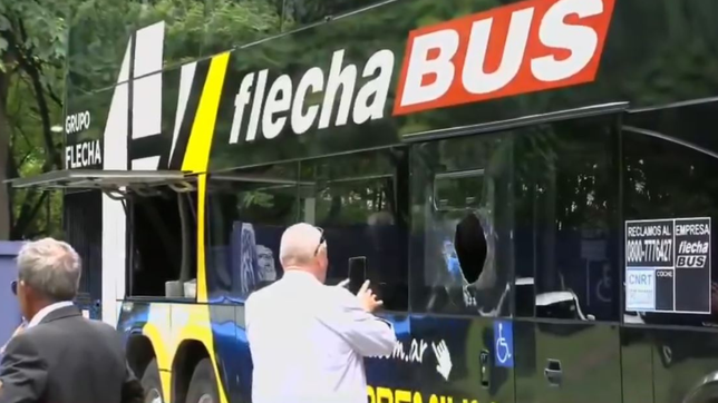 el fuerte descargo del chofer del micro del pincha que recibio un piedrazo en la llegada al bosque