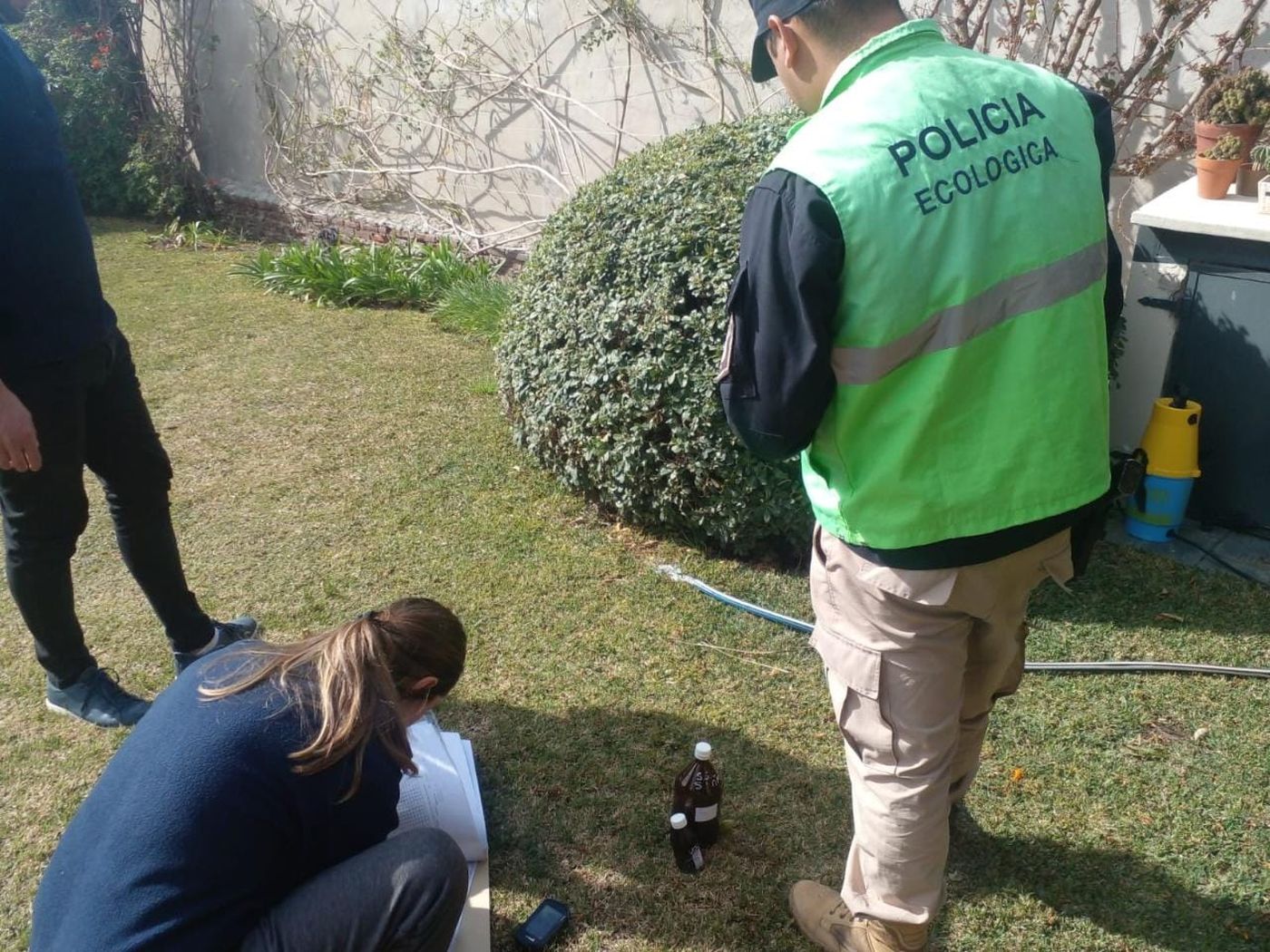 La Policía Ecológica participó en el operativo de toma de muestras de agua en Olmos
