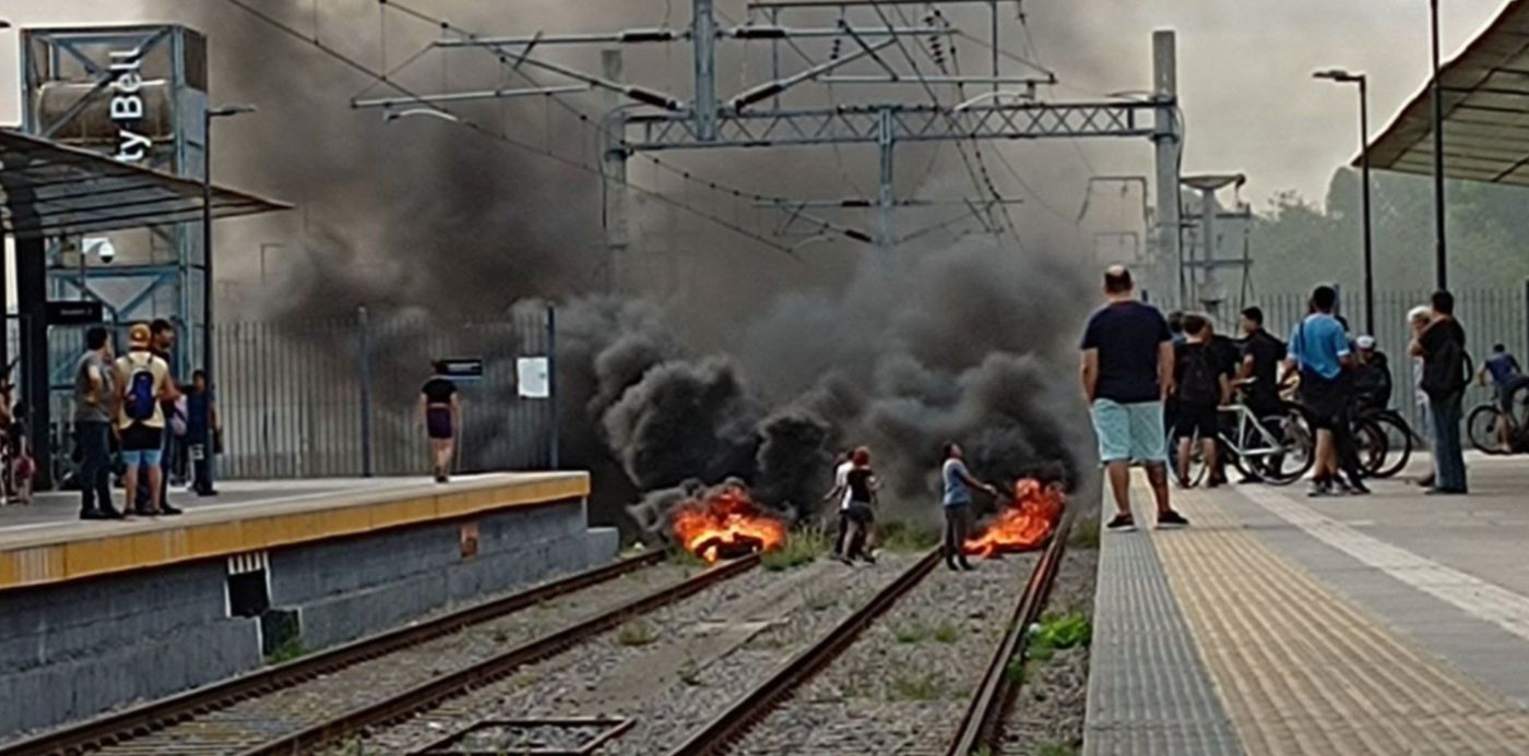 Corte en las Vïas de City Bell por Jennifer Alejandra Yanibelli