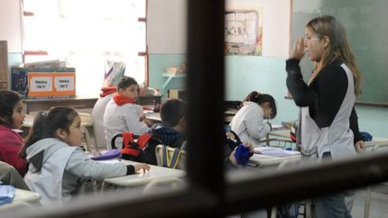 Nueva oferta laboral: Educación abre inscripciones para auxiliares docentes