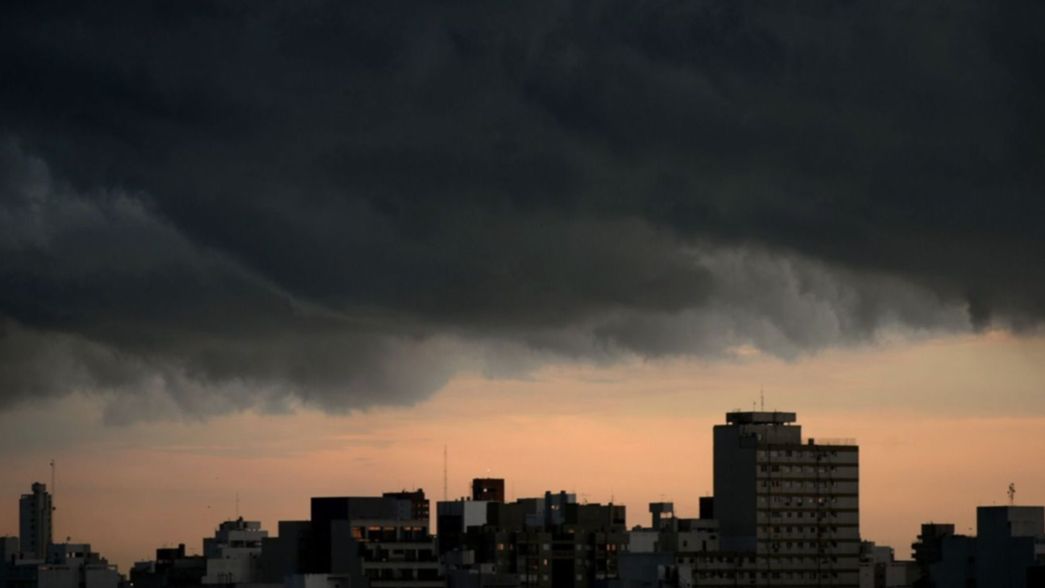 Alerta amarillo por las ráfagas de viento y las tormentas que llegan a La Plata