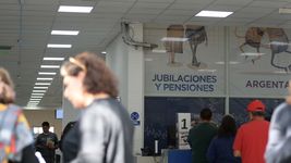 anses define un nuevo aumento y bono de $70.000 para jubilados y pensionados que cobran la minima anses define un nuevo aumento y bono de $70.000 para jubilados y pensionados que cobran la minima