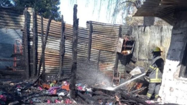tremendo incendio arraso con dos casas en la region y dejo heridos