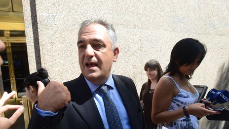Juzgarán en La Plata al polémico exrepresentante de los supermercados chinos y a dos escribanos Juzgarán en La Plata al polémico exrepresentante de los supermercados chinos y a dos escribanos