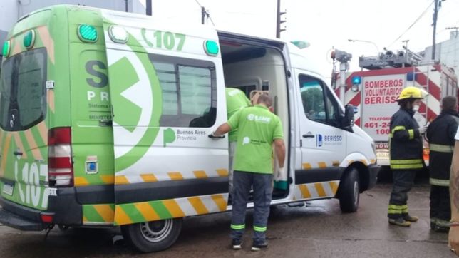 dramatico rescate de un hombre de 87 anos atrapado en un monte de berisso