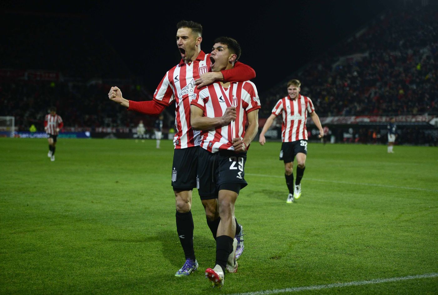 El festejo del 1 a 0 de Estudiantes El festejo del 1 a 0 de Estudiantes