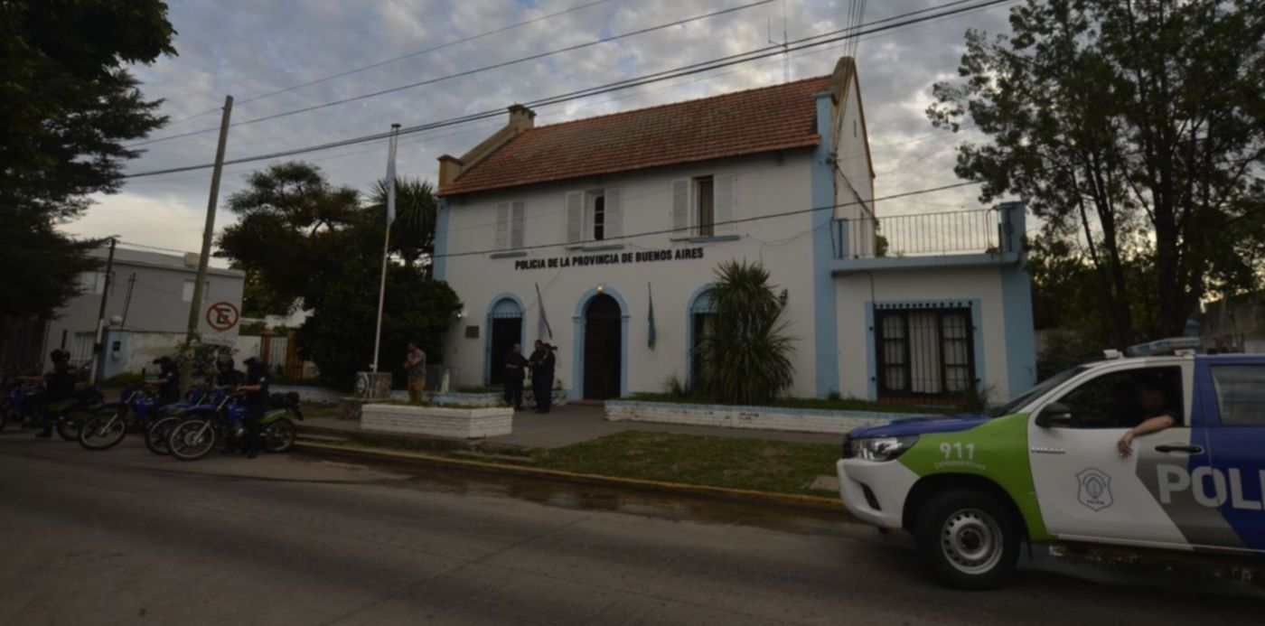 1543275715778.jpg?x=4&y=194&width=1488&height=744&rotate=0&scaleX=1&scaleY=1&ow=1500&oh=998&&cw=1920&ch=950