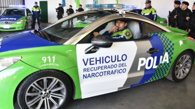 un superauto narco convertido en patrullero recorrera la autopista la plata-buenos aires