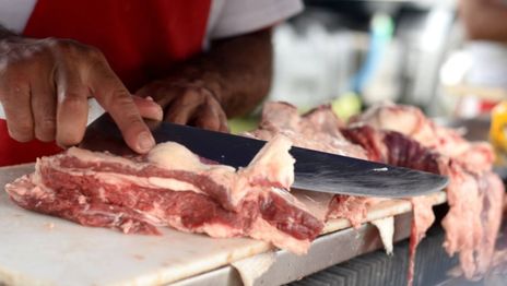 Con los aumentos de la carne se avecina una suba en la canasta básica de alimentos