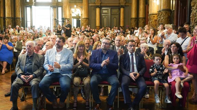 distinguieron a profesionales de la plata en el marco del dia del medico