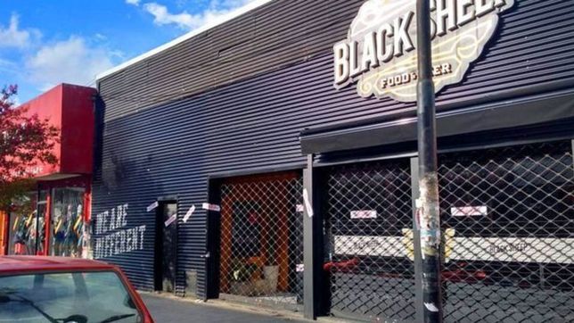 clausuraron una cerveceria en pleno centro de ensenada por una multitudinaria fiesta