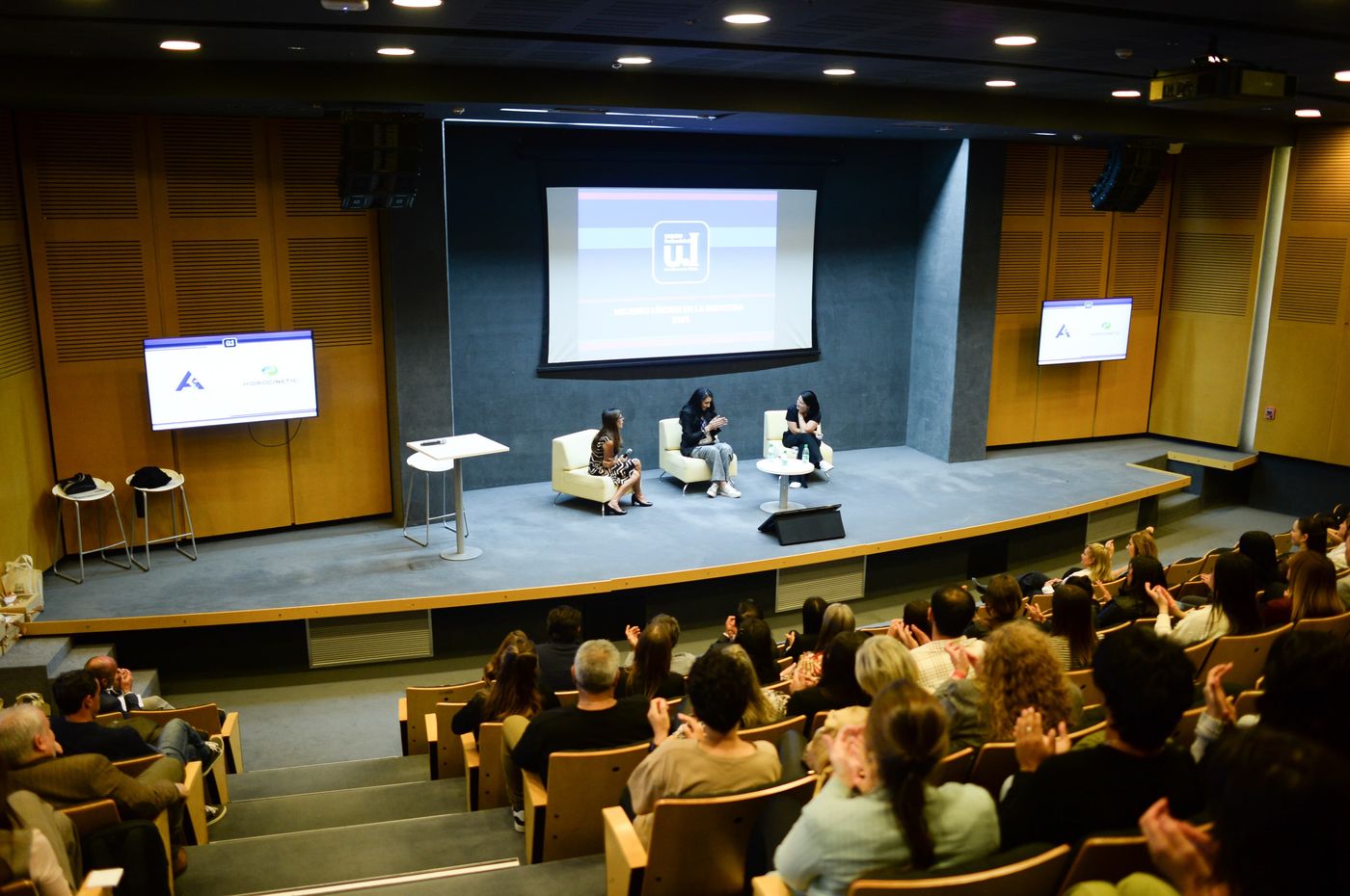 Encuentro de mujeres industriales (2).jpeg