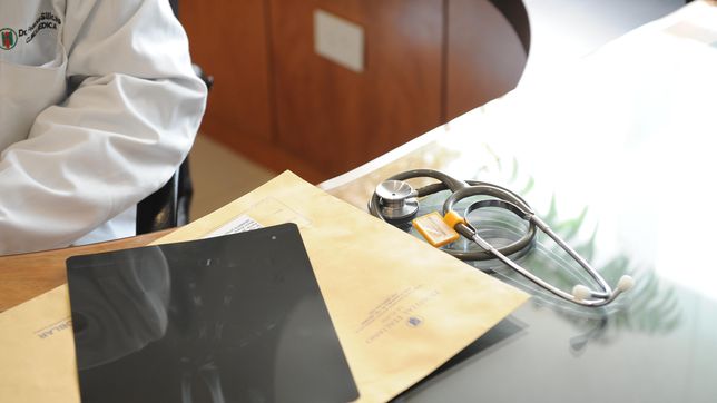 medicos jubilados de la provincia recibiran un bono: ¿de cuanto sera y cuando se cobrara?