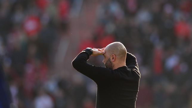 marcelo mendez y la extrana teoria de la renovacion cada cinco partidos que podria costarle el puesto en gimnasia