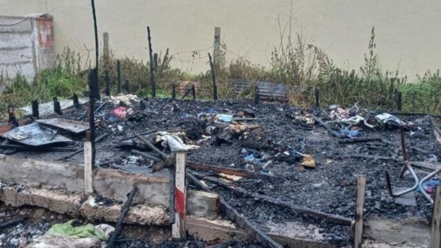 se incendio  una casa por completo en la plata y una familia perdio todo