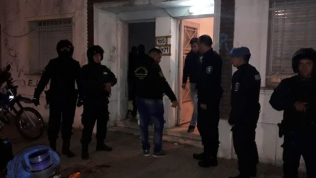atraparon a una banda narco que manejaba un bunker a metros de una escuela de la plata