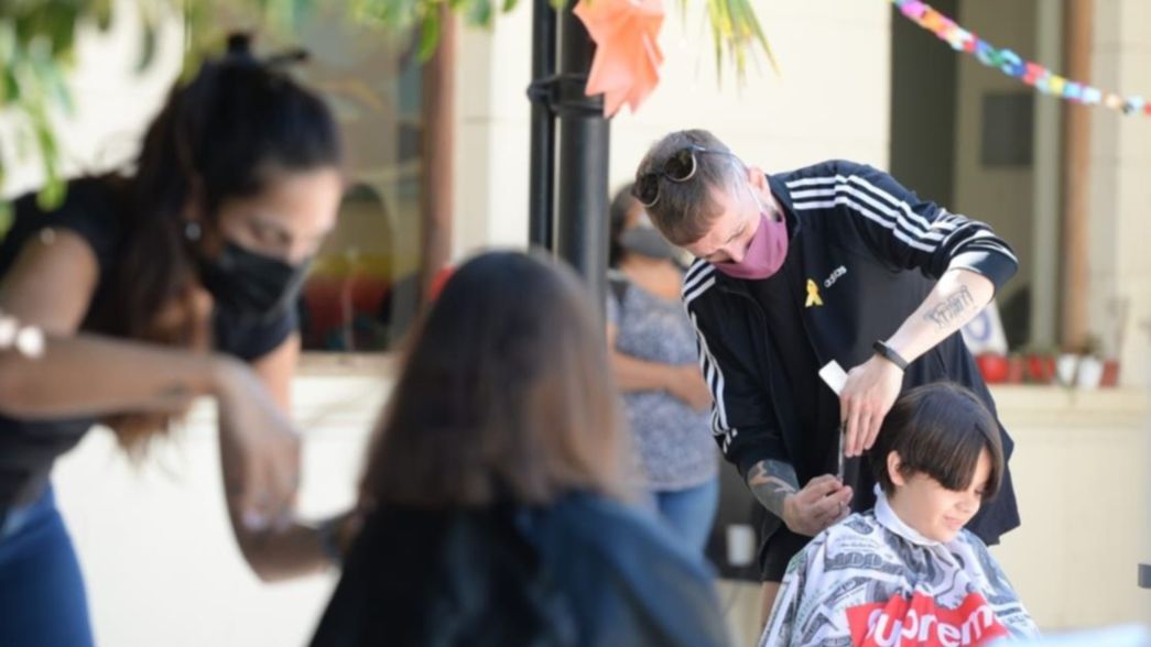 La solidaridad de los platenses en la donación de cabello para pelucas oncológicas