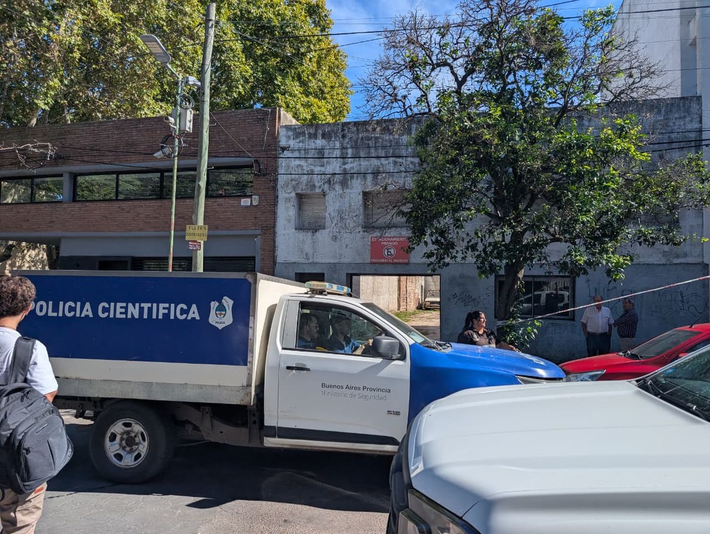 Operativo por la bebé muerta en la Facultad de Arquitectura (2)