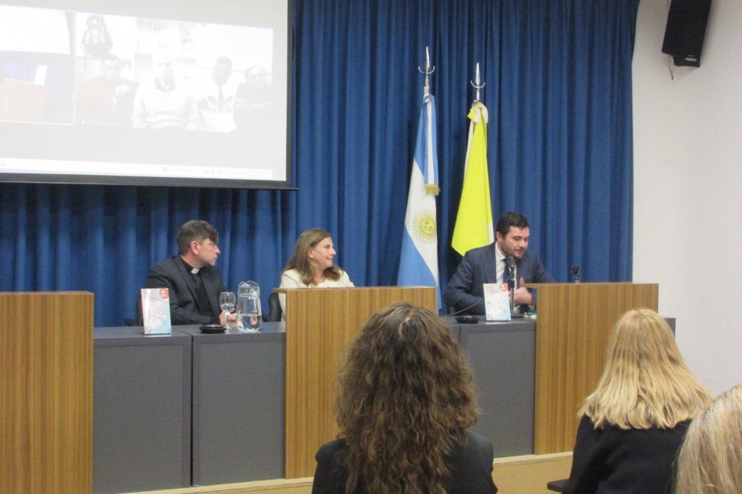 Presentación Historias Cautivas Versos Libres, UCALP