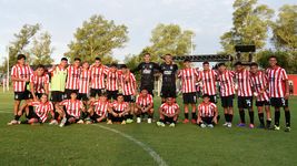 los juveniles de estudiantes que ocupan la miatd de la lista de buena fe para la copa libertadores
