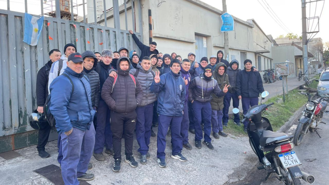 fuimos a trabajar y estaba cerrado: pese a la conciliacion, se agrava el conflicto en acerias berisso