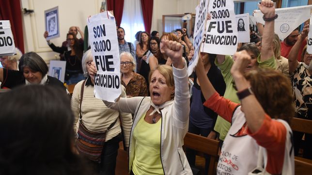 dictaron prision perpetua para diez de los doce represores juzgados en la plata