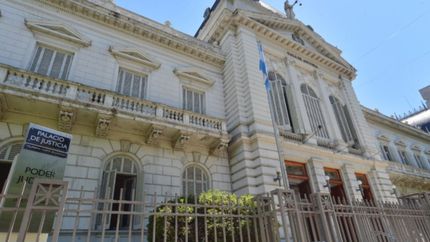 De a poco y por Internet, la Justicia vuelve a ponerse en marcha en La Plata