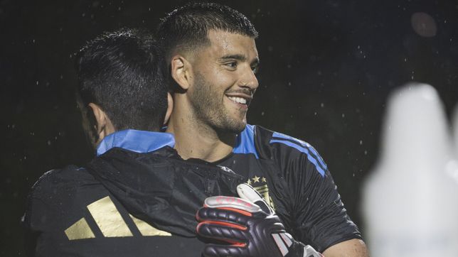 con una sonrisa de oreja a oreja, rulli fue uno de los primeros en sumarse a la seleccion argentina
