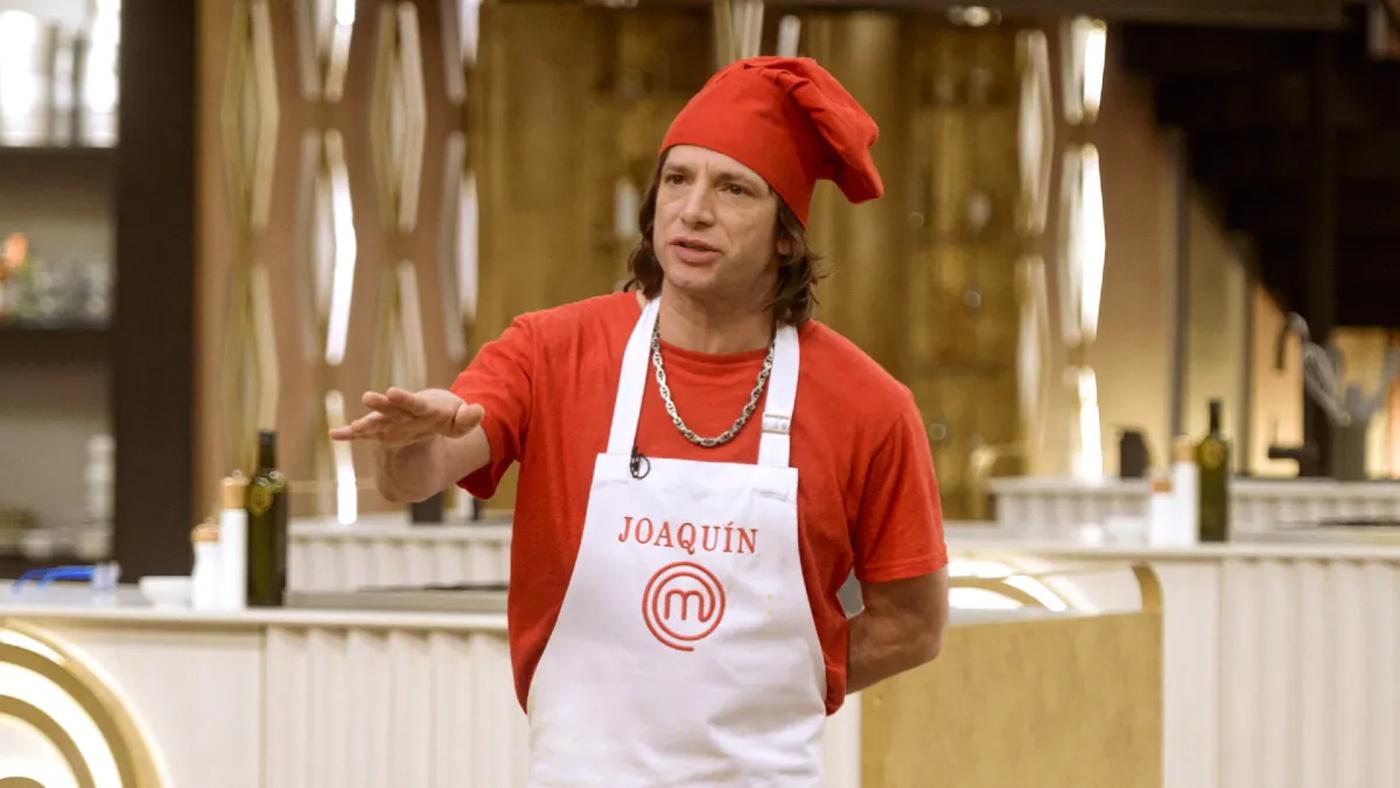 El líder de Turf y ex participante de Master Chef, Joaquín Levinton, se descompensó en pleno show
