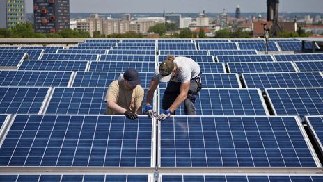 Aprueban un beneficio fiscal para pymes de La Plata que instalen paneles solares y energía limpia Aprueban un beneficio fiscal para pymes de La Plata que instalen paneles solares y energía limpia