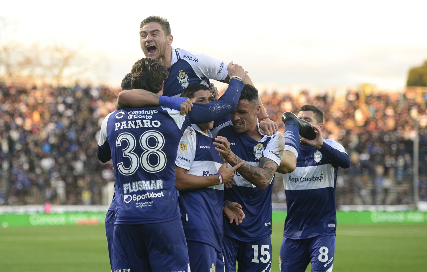 Gimnasia Atlético Tucumán Panaron festejo (1)