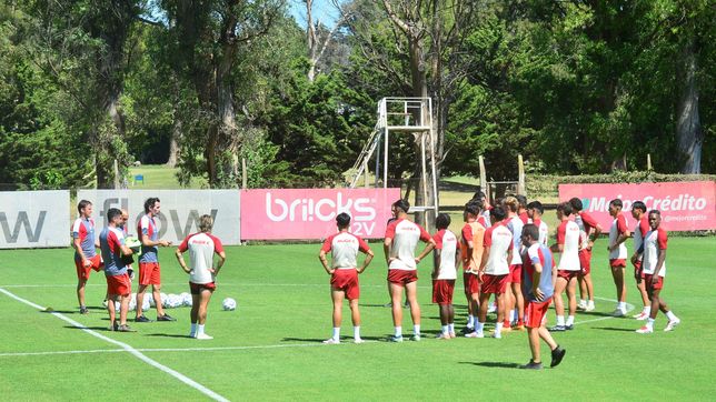 manana de futbol en estudiantes: los suplentes jugaron frente a la reserva