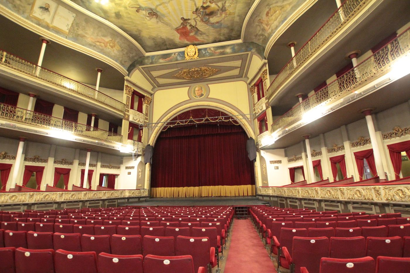 Sala Coliseo Podestá.JPG