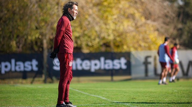 el particular dia de eduardo dominguez en city bell: practica intensa y clasico de reserva